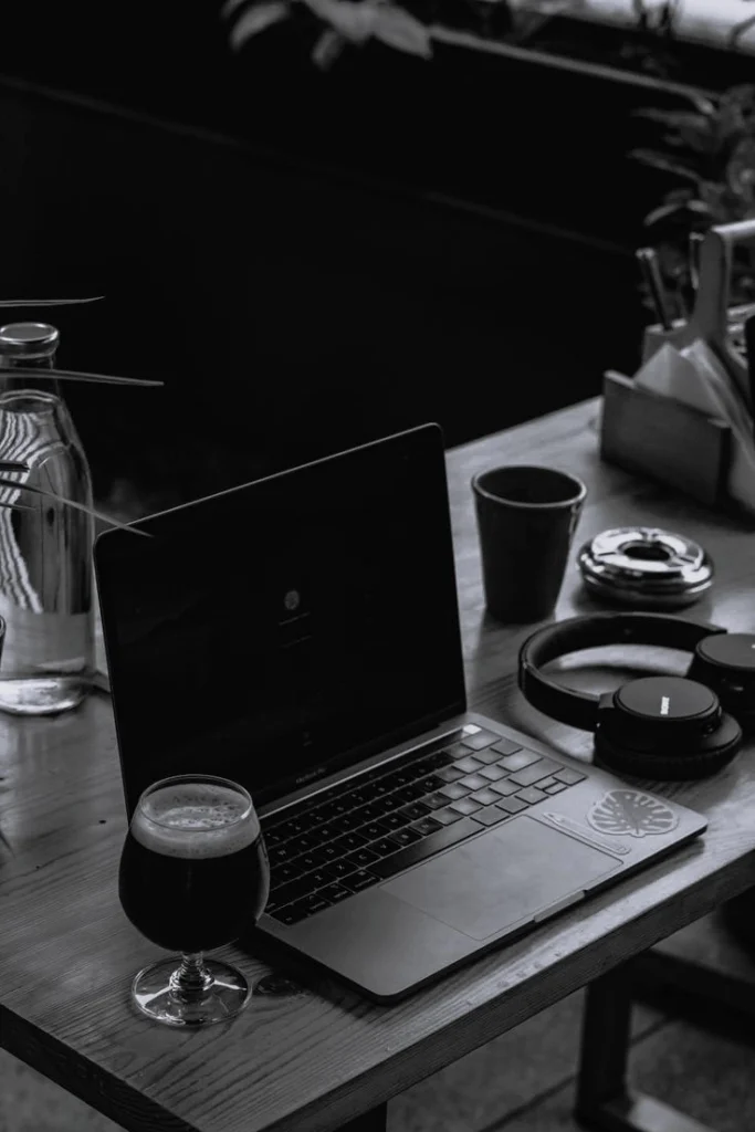 laptop of picture of best digital marketing executive in calicut